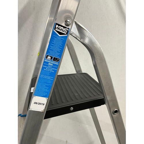 466 - MACALLISTER FOLDING STEP LADDER AS NEW