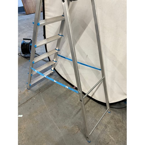 466 - MACALLISTER FOLDING STEP LADDER AS NEW