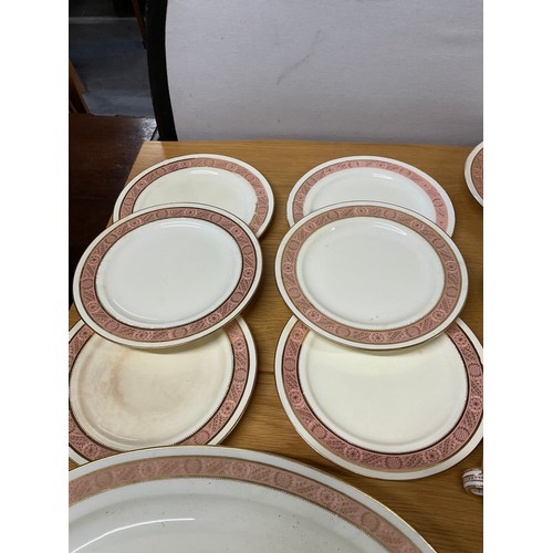 442 - LARGE MINTONS CHINA DINNER SERICE COMPLETE WITH TREENS 30 PIECES