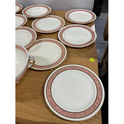 442 - LARGE MINTONS CHINA DINNER SERICE COMPLETE WITH TREENS 30 PIECES