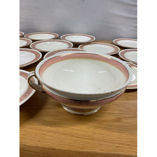 442 - LARGE MINTONS CHINA DINNER SERICE COMPLETE WITH TREENS 30 PIECES