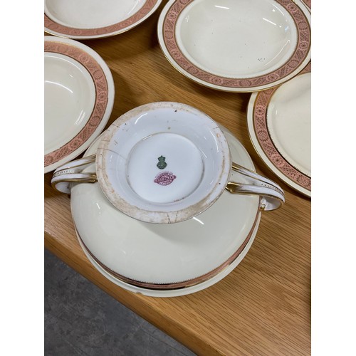 442 - LARGE MINTONS CHINA DINNER SERICE COMPLETE WITH TREENS 30 PIECES