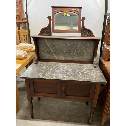 444 - EDWARDIAN MAHOGANY MARBLE TOPPED WASH STAND WITH SINGLE MIRROR TO TOP OVER TWO DOORS ON TURNED LEGS ... 