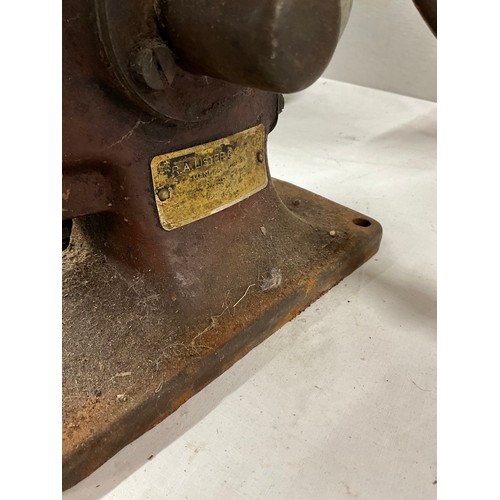 455 - VINTAGE TABLE TOP HAND MINCING MACHINE