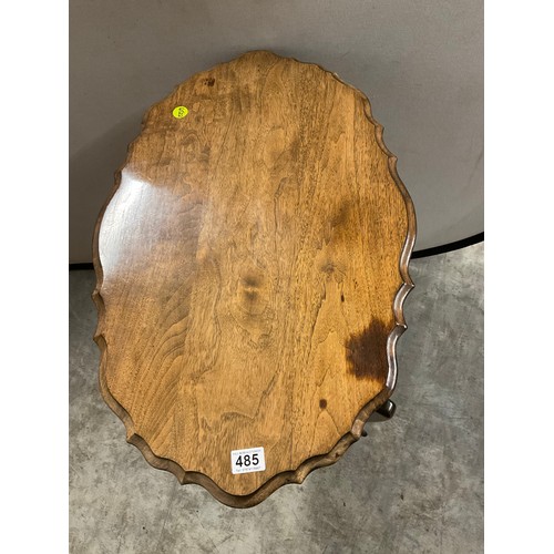 485 - EDWARDIAN MAHOGANY OVAL WINDOW TABLE H27