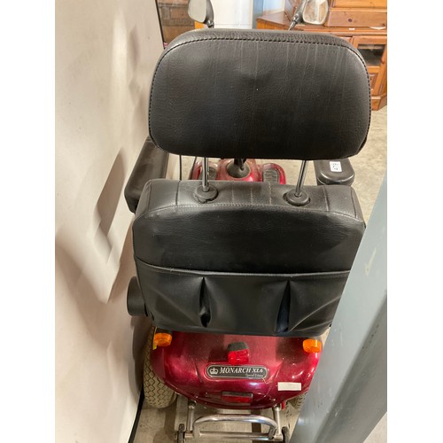 479 - MONARCH XL6 SPECIAL EDITION MOBILITY SCOOTER COMPLETE WITH CHARGER (SOLD FOR SPARES AND REPAIRS)