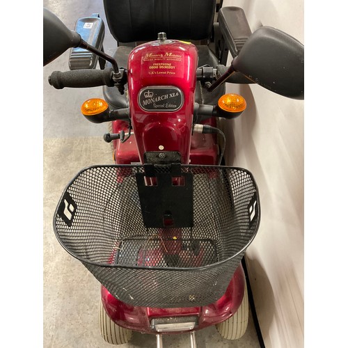 479 - MONARCH XL6 SPECIAL EDITION MOBILITY SCOOTER COMPLETE WITH CHARGER (SOLD FOR SPARES AND REPAIRS)