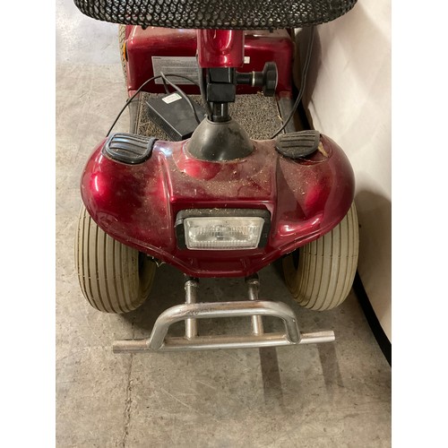 479 - MONARCH XL6 SPECIAL EDITION MOBILITY SCOOTER COMPLETE WITH CHARGER (SOLD FOR SPARES AND REPAIRS)