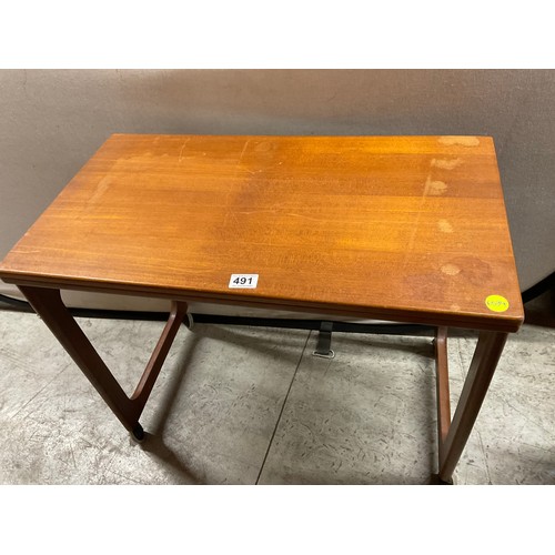 491 - MID CENTURY BADGED MACINTOSH TEAK NEST OF TABLES WITH FOLDING SWIVEL TOP