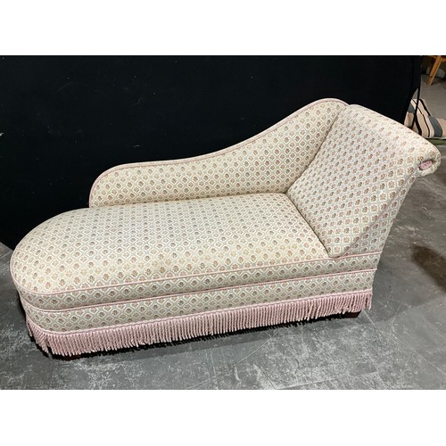 310 - SMALL CHAISE LOUNGE WITH BLUE COVER W58