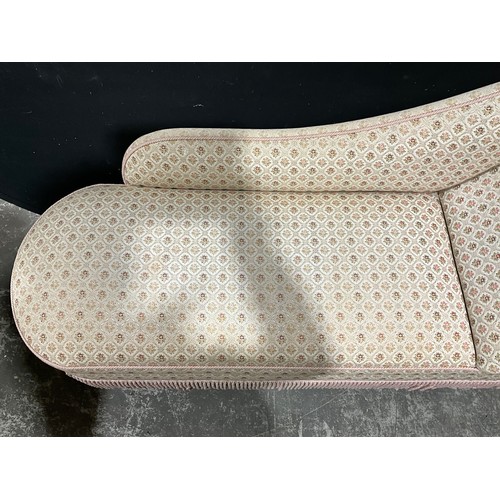 310 - SMALL CHAISE LOUNGE WITH BLUE COVER W58