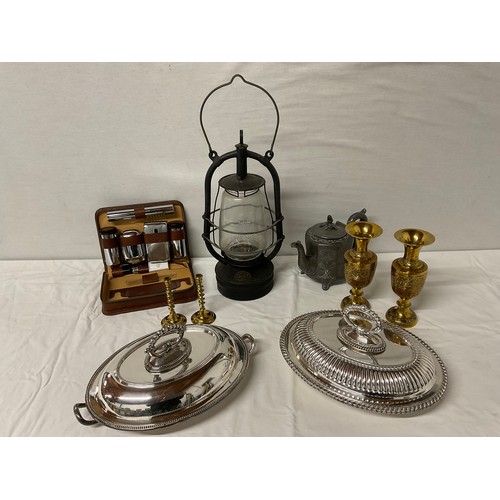 287 - BOX OF ODDS TO INCLUDE TWO SILVER PLATED ENTREE DISHES, LAMPS ETC