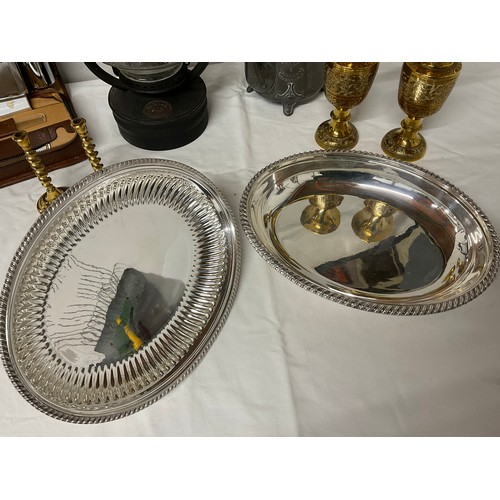 287 - BOX OF ODDS TO INCLUDE TWO SILVER PLATED ENTREE DISHES, LAMPS ETC