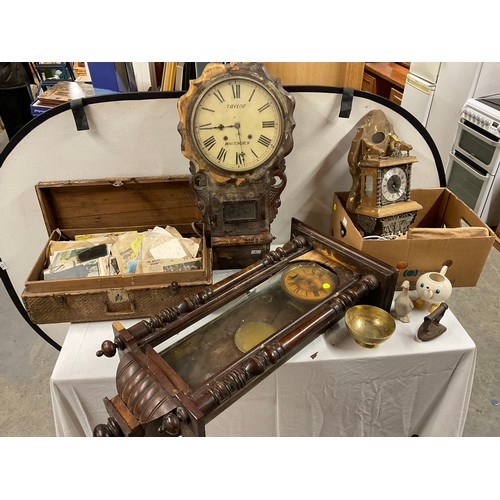 1 - BOX TO INCLUDE REPRODUCTION CUCKOO CLOCK, MODEL CAR IN PRESENTATION BOX, SALT LAMP, BRASS BOWL, VICT... 