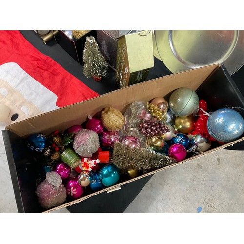 25 - GREEN POP UP CHRISTMAS TREE IN BOX 180 CM AND BOX OF CHRISTMAS DECORATIONS TO INCLUDE BAUBLES ETC