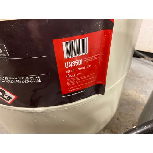 31 - I10 CONTRACT ADHESIVE SPRAYER - TANK IS FULL OF ADHESIVE