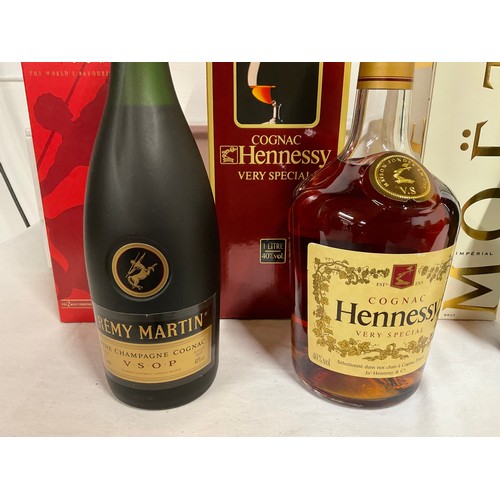 47 - BOXED MOET & CHANDON CHAMPAGNE, HENNESSY COGNAC BOXED AND REMI MARTIN CHAMPAGNE BOXED