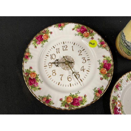 63 - ROYAL ALBERT OLD COUNTRY ROSE WALL CLOCK, MATCHING PLATE AND ROYAL DOULTON JUG A/F