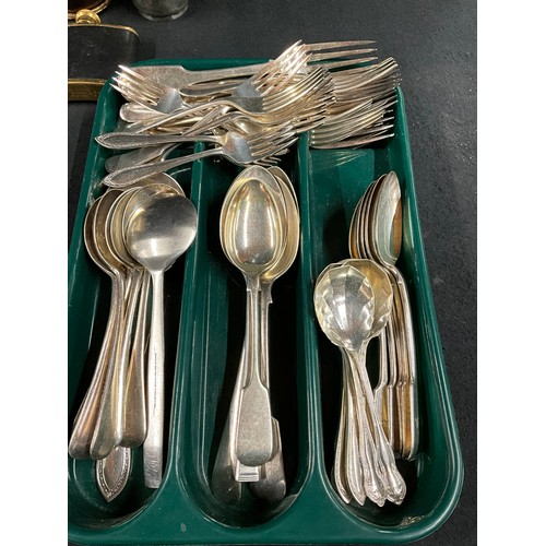 104 - BOX OF SILVER PLATED WARE TO INCLUDE WALKER & HALL,  KNIVES, SPOONS GOBLETS, EGG CUP STAND ETC