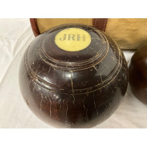 123 - VINTAGE CASED SET OF BOWLS