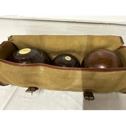 123 - VINTAGE CASED SET OF BOWLS