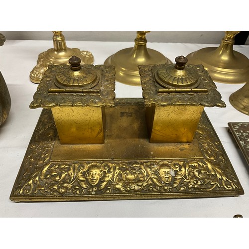 132 - BOX OF COPPER & BRASS TO INCLUDE BELLOWS, BARLEYTWIST CANDLESTICKS, INK STAND  ETC