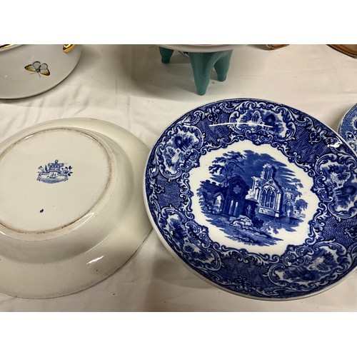 134 - 2 BOXES OF CHINA TO INCLUDE VICTORIAN BLUE & WHITE HARVEST JUG ETC