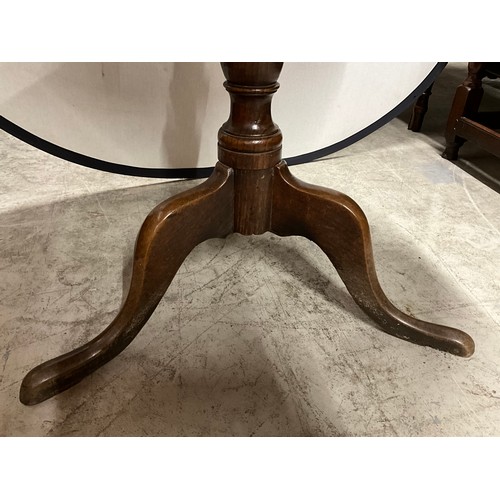 433 - GEORGIAN OAK TRIPOD PEDESTAL TIP TOP TABLE H45