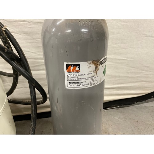 17 - L17 TENSOR GRIP HIGH TEMPERATURE COMMERCIAL FLOORING GLUE WITH CYLINDER AND GAS BOTTLE