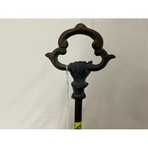 38 - CAST IRON CHICKEN DOOR STOP