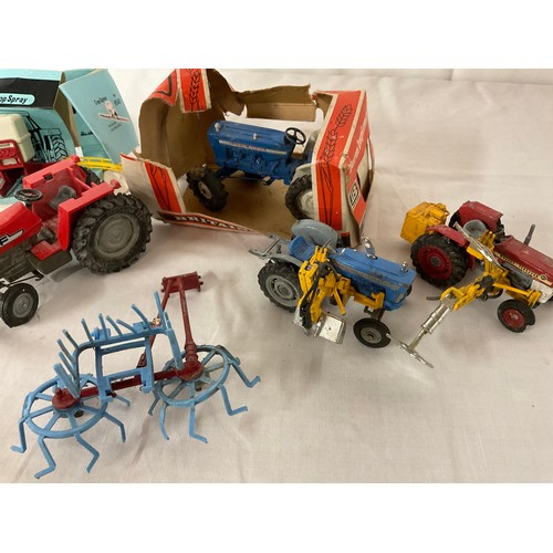 40 - QUANTITY OF VINTAGE PLAY WORN TOYS TO INCLUDE: TRACTORS, DINKY THINDERBIRD VEHICLE ETC