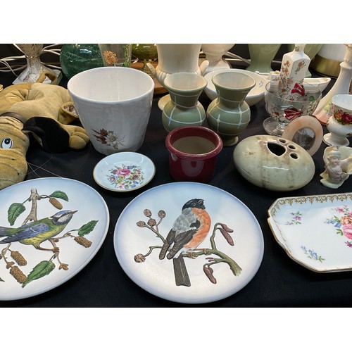 35 - TWO BOXES OF CHINA TO INCLUDE: WEDGEWOOD, VICTORIAN IMARI PLATES, CRACKLE GLASS LAMP, ROYAL ALBERT E... 