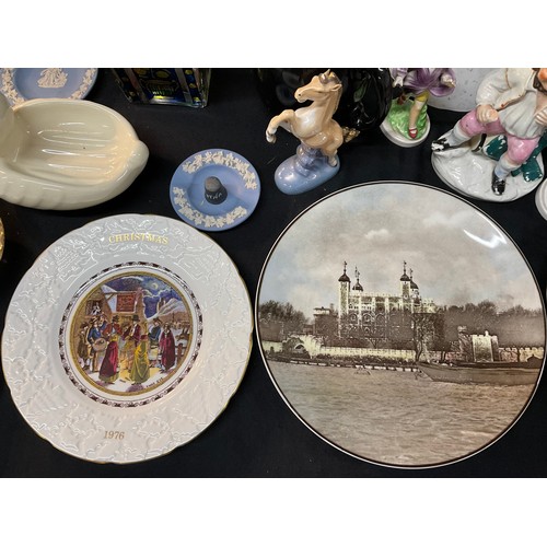 35 - TWO BOXES OF CHINA TO INCLUDE: WEDGEWOOD, VICTORIAN IMARI PLATES, CRACKLE GLASS LAMP, ROYAL ALBERT E... 