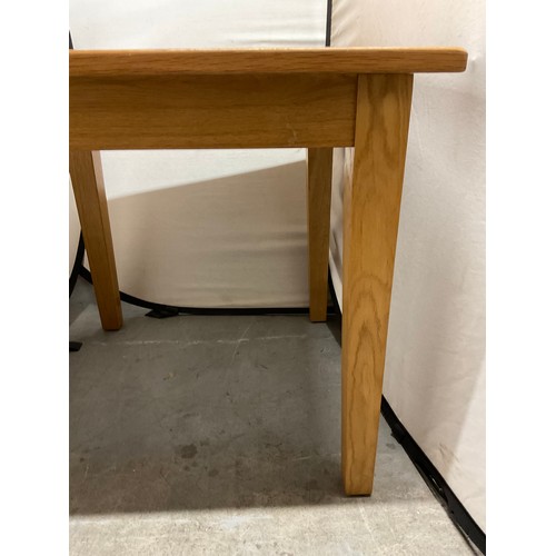 367 - MODERN SOLID LIGHT OAK KITCHEN TABLE H30