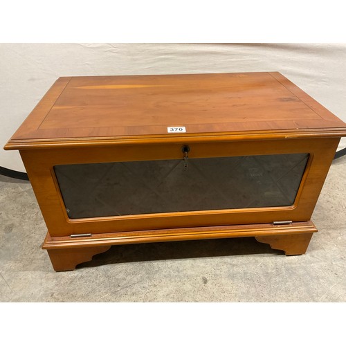 370 - REPRODUCTION YEW WOOD FLAT SCREEN TV STAND H16