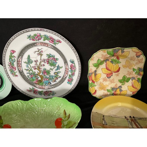 11 - TWO BOXES OF CHINA TO INCLUDE NORITAKE PART TEA SET TWO ROYAL DOULTON DICKIN SERIES PLATES CARLTONWA... 