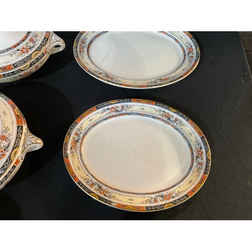 13 - VICTORIAN WHIELDONEWARE LARGE DINNER SERVICE TO INCLUDE TUREENES DINNER PLATED SIDE PLATES AND PLATT... 