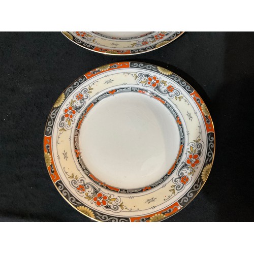 13 - VICTORIAN WHIELDONEWARE LARGE DINNER SERVICE TO INCLUDE TUREENES DINNER PLATED SIDE PLATES AND PLATT... 