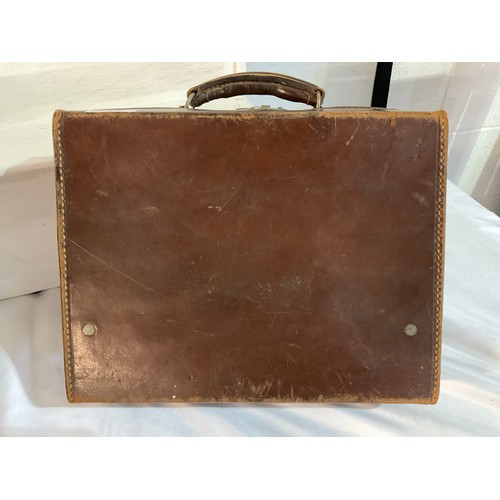 27 - FOUR VINTAGE LEATHER CASES AND A VICTORIAN GLADSTONE BAG