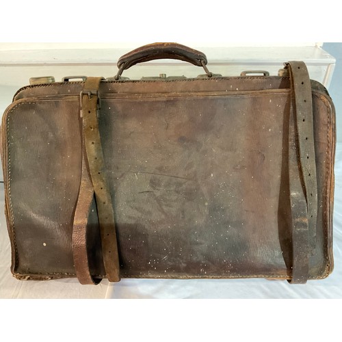 27 - FOUR VINTAGE LEATHER CASES AND A VICTORIAN GLADSTONE BAG