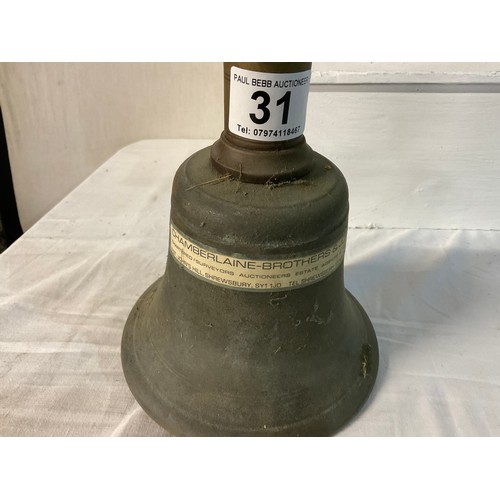 31 - A VICTORIAN BRASS SCHOOL OR AUCTION BELL H13