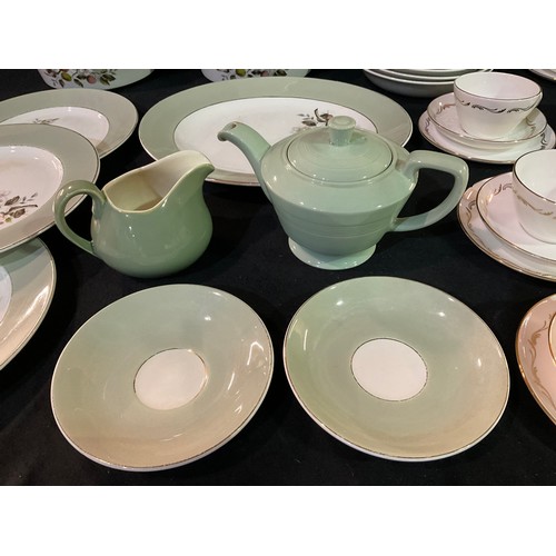 50 - A BOX OF CHINA TO INCLUDE ALFRED CLOUGH LIMITED PART DINNER SERVICE AND A BONE CHINA PART TEA SERVIC... 