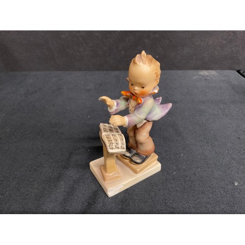 61 - ROYAL DOULTON CISSY HN1809, ROYAL DOULTON BABIE, GEOBOLS FIGURE A/F AN ITALIAN FIGURE AND ONE ANOTHE... 