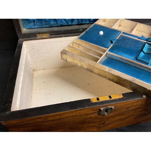 70 - A VICTORIAN MAHOGANY JEWELLERY BOX WITH FITTED INTERIOR TRAY