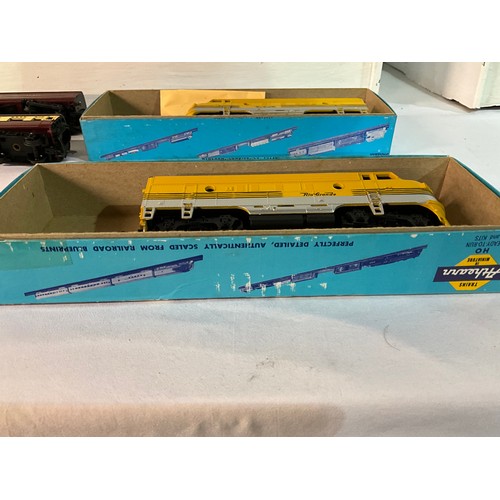 93 - VINTAGE ATHEARN MINIATURE TRAINS IN ORIGINAL BOXES - COMPLETE WITH TRACK