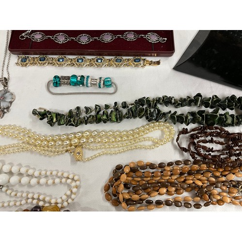 105 - COLLECTION OF LADIES NECKLACES ETC