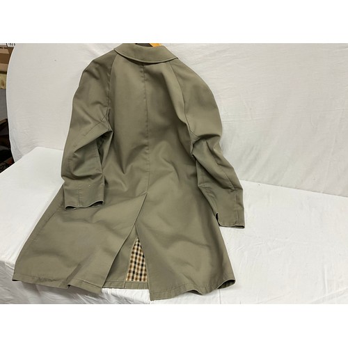 100 - VINTAGE AQUASCUTUM TRENCH COAT - SIZE AQUA 5