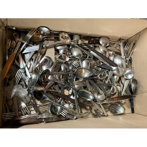 117 - BOX OF CUTLERY AND STAINLESS STEEL KITCHEN ITEMS