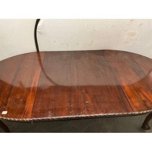 418 - MAHOGANY WINDOUT DINING TABLE WITH 2 LEAVES PIE CREST EDGE, CABRIOLE LEGS BALL AND CLAW FEET H29” W9... 