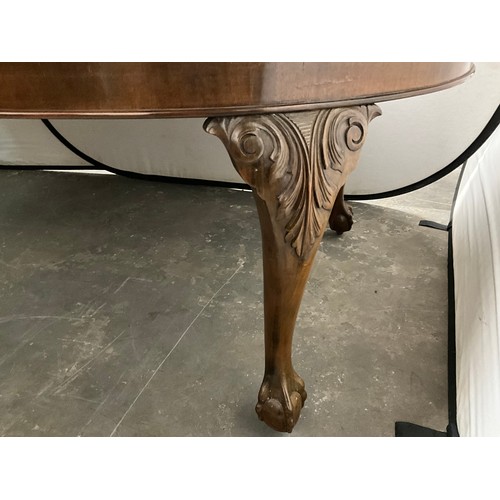 418 - MAHOGANY WINDOUT DINING TABLE WITH 2 LEAVES PIE CREST EDGE, CABRIOLE LEGS BALL AND CLAW FEET H29” W9... 